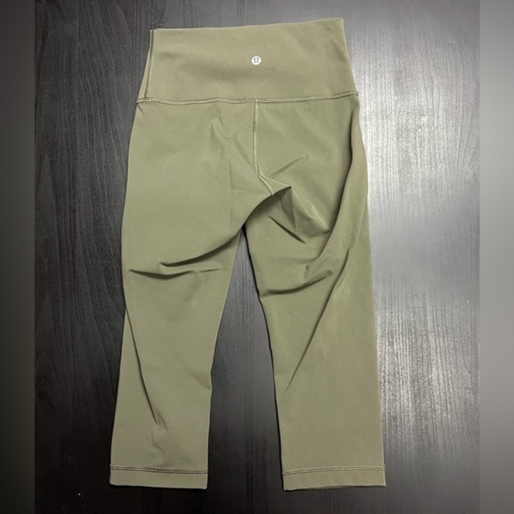 Lululemon Wunder Under Hi-Rise 1/2 Tight *17"
(Sage) - Sz 4